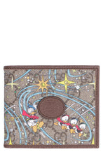 Carica l'immagine nel visualizzatore di Gallery, Portafoglio flap-over stampa Donald Duck Disney x Gucci
