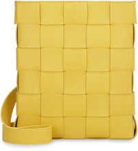 Carica l'immagine nel visualizzatore di Gallery, Borsa The Cassette Messenger in Maxi Intreccio
