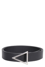 Load image into Gallery viewer, Leather belt with metal buckle
