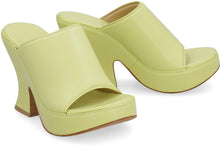 Carica l'immagine nel visualizzatore di Gallery, Mule Wedge in pelle
