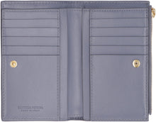 Carica l'immagine nel visualizzatore di Gallery, Portafoglio Bi-fold in pelle
