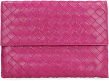 Carica l'immagine nel visualizzatore di Gallery, Clutch in pelle
