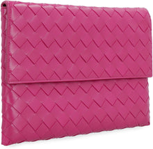 Carica l'immagine nel visualizzatore di Gallery, Clutch in pelle

