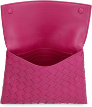 Carica l'immagine nel visualizzatore di Gallery, Clutch in pelle
