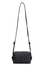 Carica l'immagine nel visualizzatore di Gallery, Camera bag Mini Loop in pelle
