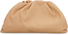 Carica l'immagine nel visualizzatore di Gallery, Clutch Teen Pouch in pelle
