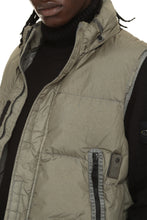 Carica l'immagine nel visualizzatore di Gallery, Gilet imbottito con chiusura a zip
