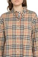 Carica l'immagine nel visualizzatore di Gallery, Camicia oversize in motivo vintage check
