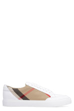 Carica l'immagine nel visualizzatore di Gallery, Sneakers con motivo tartan
