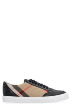 Carica l'immagine nel visualizzatore di Gallery, Sneakers con motivo tartan
