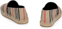 Carica l'immagine nel visualizzatore di Gallery, Espadrillas in canvas
