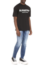 Carica l'immagine nel visualizzatore di Gallery, T-shirt girocollo in cotone
