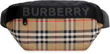 Carica l'immagine nel visualizzatore di Gallery, Marsupio in nylon motivo Vintage check
