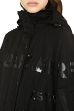 Carica l'immagine nel visualizzatore di Gallery, Parka in nylon tecnico
