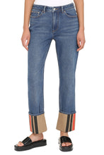 Carica l'immagine nel visualizzatore di Gallery, Jeans 5 tasche
