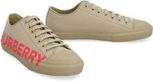 Carica l'immagine nel visualizzatore di Gallery, Sneakers low-top in tessuto
