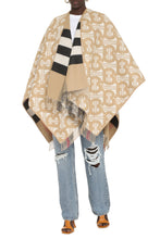 Carica l'immagine nel visualizzatore di Gallery, Mantella in lana con logo jacquard
