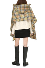 Carica l'immagine nel visualizzatore di Gallery, Mantella imbottita
