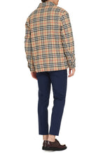 Carica l'immagine nel visualizzatore di Gallery, Overshirt motivo tartan
