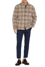 Carica l'immagine nel visualizzatore di Gallery, Overshirt motivo tartan
