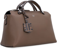 Carica l'immagine nel visualizzatore di Gallery, Bauletto By The Way in pelle liscia
