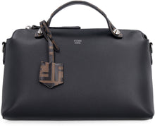 Carica l'immagine nel visualizzatore di Gallery, Bauletto By The Way in pelle liscia
