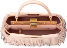Carica l'immagine nel visualizzatore di Gallery, Borsa a mano Peekaboo Icon in pelle con frange
