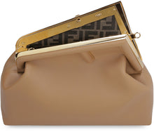 Carica l'immagine nel visualizzatore di Gallery, Borsa Fendi First in pelle
