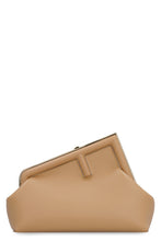 Carica l'immagine nel visualizzatore di Gallery, Clutch Fendi First in pelle
