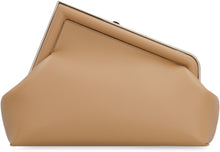 Carica l'immagine nel visualizzatore di Gallery, Clutch Fendi First in pelle
