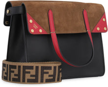 Carica l'immagine nel visualizzatore di Gallery, Borsa Fendi Flip in pelle e suede
