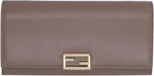 Carica l'immagine nel visualizzatore di Gallery, Wallet on chain in pelle
