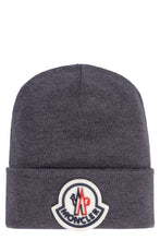 Load image into Gallery viewer, Logo patch wool beanie

