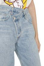 Load image into Gallery viewer, Criss Cross Upsized jeans
