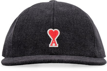 Carica l'immagine nel visualizzatore di Gallery, Cappello da baseball con patch
