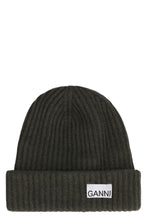 Carica l'immagine nel visualizzatore di Gallery, Cappello in maglia a coste
