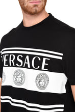 Carica l'immagine nel visualizzatore di Gallery, T-shirt con stampa sul davanti

