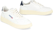 Carica l'immagine nel visualizzatore di Gallery, Sneakers low-top Medalist in pelle
