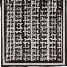 Carica l'immagine nel visualizzatore di Gallery, Sciarpa in maglia motivo jacquard
