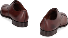 Carica l'immagine nel visualizzatore di Gallery, Scarpe stringate in pelle
