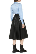 Carica l'immagine nel visualizzatore di Gallery, Blusa-body con scollo a V
