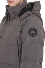 Carica l'immagine nel visualizzatore di Gallery, Parka corto Wyndham con cappuccio
