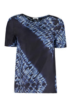 Carica l'immagine nel visualizzatore di Gallery, Blusa in seta stampata
