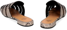 Carica l'immagine nel visualizzatore di Gallery, Slippers Becky in pelle
