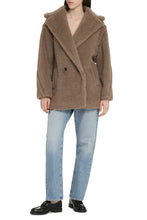 Load image into Gallery viewer, Espero vegan fur coat
