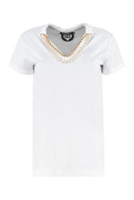 Carica l'immagine nel visualizzatore di Gallery, T-shirt in cotone con collana
