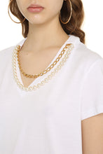 Carica l'immagine nel visualizzatore di Gallery, T-shirt in cotone con collana
