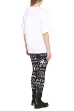 Carica l'immagine nel visualizzatore di Gallery, T-shirt con patch Diva
