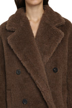 Load image into Gallery viewer, Faust vegan fur coat
