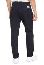 Carica l'immagine nel visualizzatore di Gallery, Pantaloni chino slim fit
